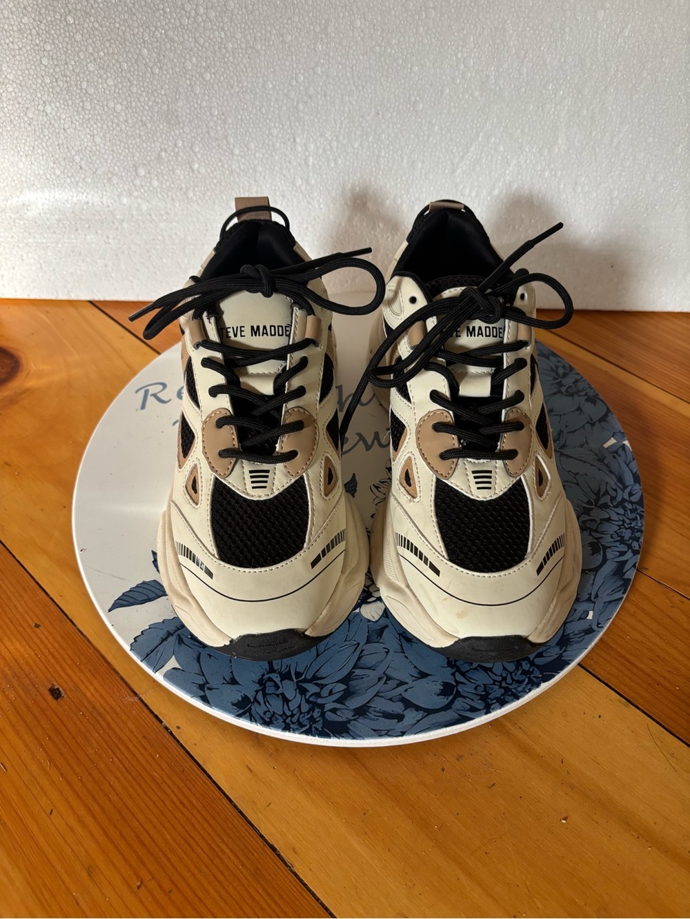 Steve Madden Clydie Chunky Possession Sneakers Size 9 - Picture 2 of 11
